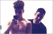 Justin Bieber Pamer Foto Narsis Bertelanjang Dada