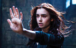 Lily Collins Jadi Penangkap Iblis di Trailer 'Mortal Instruments: City of Bones'