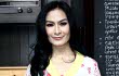 Iis Dahlia Kembali Menyangkal Isu Rumah Tangganya Bermasalah