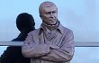 Pelatih Alex Ferguson Dijuluki 'Rapper' Karena Pose Patungnya