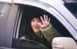Pamit Pulang, IU Lambaikan Tangan ke Fans