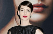 Hadiri Premiere, Anne Hathaway Ketangkap Basah Tak Pakai Underwear