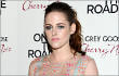 Kristen Stewart Sempat Nonton Adegan Ranjangnya di 'On the Road' Bareng Ibu