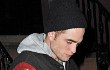Jelang Natal, Robert Pattinson Potong Rambut