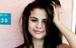 Selena Gomez Lepas Imej Gadis Polos di Trailer 'Spring Breakers'