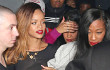 Lepas Bra, Rihanna Pakai Baju Tembus Pandang Saat Clubbing