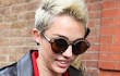 Miley Cyrus Malu Kepergok Tak Pakai Bra di Publik
