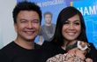 Denada Inspirasi Jerry Aurum Rilis 'Hampir Fotografi'