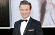 Jeremy Renner Sambut Kelahiran Putri Pertama Bersama Pacar