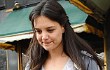 Katie Holmes Tampil Polos Saat Syuting Film Baru