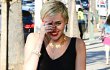 Miley Cyrus Tertangkap Kamera Lepas Cincin Tunangan Lagi