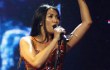 Anggun Prihatin Penyanyi Jual CD Lagu di Resto Waralaba