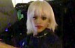 Putus dari Chris Brown, Rihanna Pamer Rambut Blonde