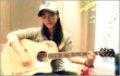 Yuri SNSD Latihan Main Gitar Sebelum Syuting 'No Breathing'