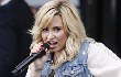 Demi Lovato Tampil Memukau di Konser Musim Panas Pasca Wafatnya Ayah