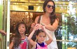 Suri Cruise Dikatai Paparazzi Jalang Saat Jalan Bareng Katie Holmes