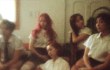 Krystal Tampil Seksi di Promo Comeback f(x) 'Pink Tape'