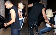 Malunya Christina Aguilera Terpeleset di Depan Klub Malam