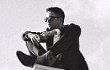 Kerennya Robert Pattinson Nongkrong di Atap untuk Iklan Dior