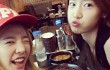 Yoona dan Sunny SNSD Asyik 'Kencan' Makan Kimchi