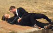Robert Pattinson Berciuman Mesra dengan Mia Wasikowska
