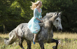 Inilah Foto Perdana Film Versi Nyata 'Cinderella'