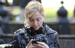 Madonna Dilarang Nonton Bioskop Gara-Gara BlackBerry