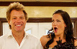 Beruntungnya Fans Ini Didampingi Jon Bon Jovi Saat Menikah