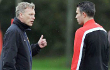 Pelatih MU Bantah Ribut dengan Robin van Persie