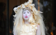 Ini Dia Kostum Seram dari Kertas Krep Ala Lady GaGa