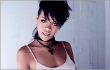 Rihanna Depresi di Video Musik 'What Now'