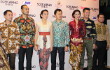 Ario Bayu Naik Mobil Bung Karno di Premiere Film 'Soekarno'