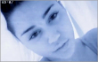 Miley Cyrus Pamer Bra di Teaser Video 'Adore You'