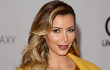 Kim Kardashian Pamer Kado Natal Barang Bermerek untuk North
