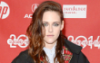 Kristen Stewart Pilih Tampil Sporty di Premiere Film Tentara 'Camp X-Ray'