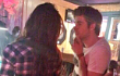 Liam Hemsworth Kepergok Bareng Nina Dobrev di Bar Atlanta