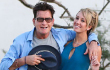 Charlie Sheen Tunangan dengan Bintang Film Porno Brett Rossi