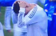 Sindir Insiden Ditimpuk Korek Api, Cristiano Ronaldo Tutupi Kepalanya