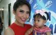 Demi Tumbuh Kembang Anak, Ayu Dewi Sekolahkan Anak Sejak Dini