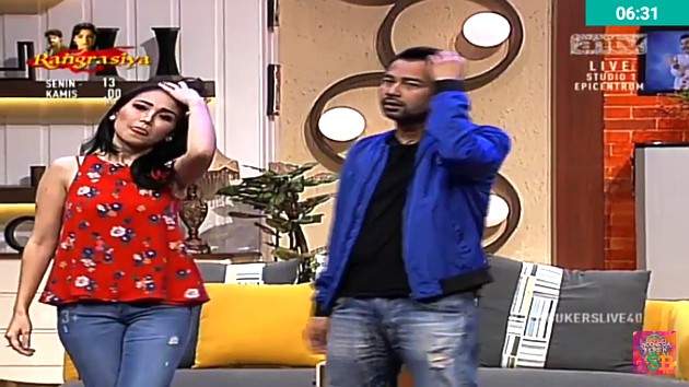 Raffi Belai Pipi  dan Rambut  Tali Kutang Ayu Ting Ting 