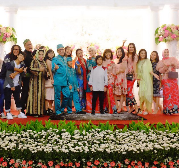 Ayu Ting Ting Takut Foto Bareng Luna Maya cs?
