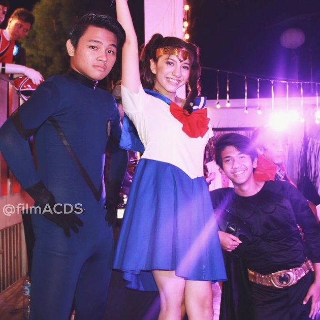 Unyu, CJR dan Cassandra Lee Kenakan Kostum Superhero di Film 'Ada Cinta di SMA'