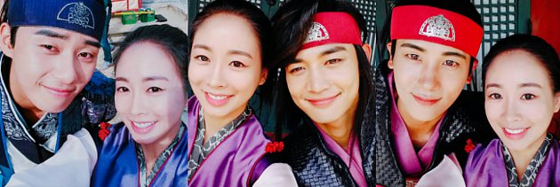 Seo Joon Hingga Minho Asyik Selfie Bareng Aktris 'Hwarang' Ini