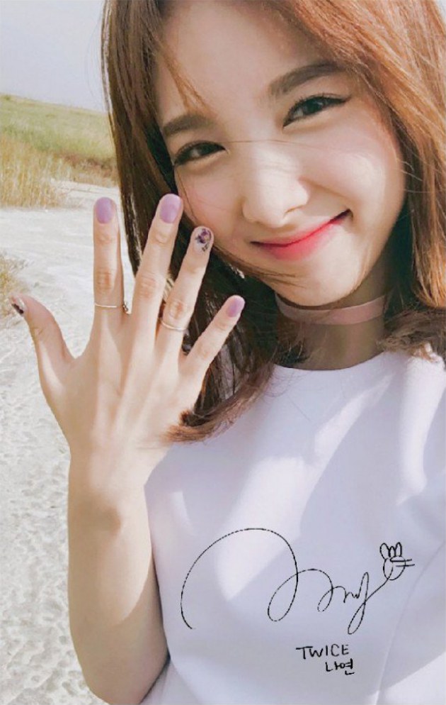 Tetap Favorit, Pre-Order Photocard Nayeon Twice Laris