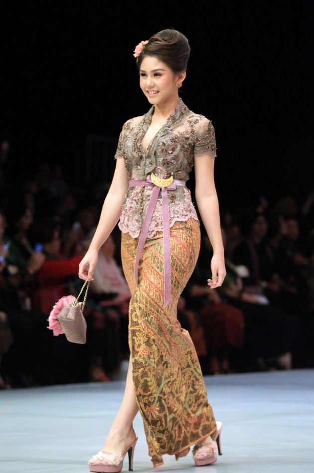 Vanesha Prescilla Curi Perhatian Penonton Saat Jadi Model 