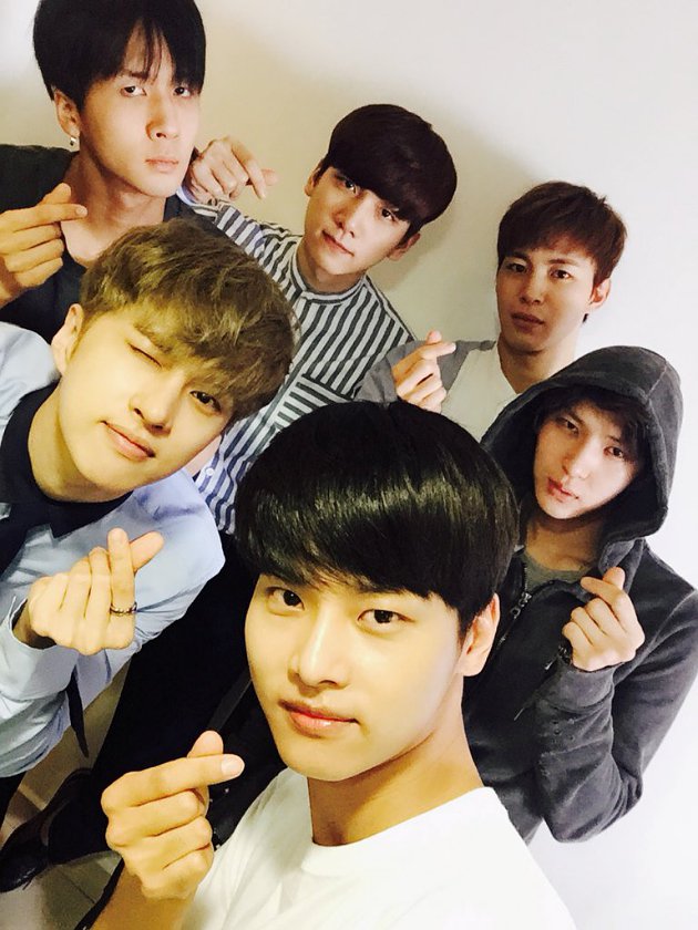 VIXX Rayakan 4 Tahun Debut, Fans Malah Khawatir Lihat 