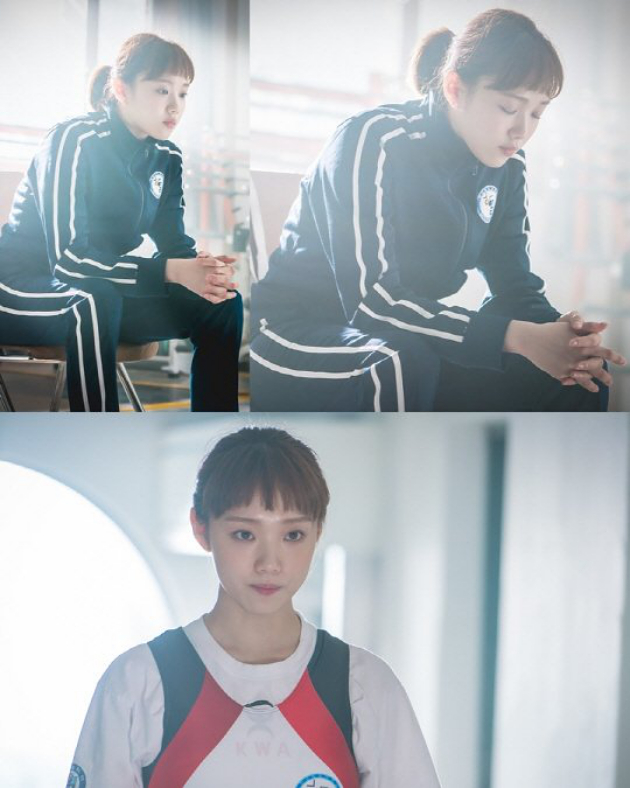 Seriusnya Lee Sung Kyung Siap Tanding di 'Weightlifting Fairy'