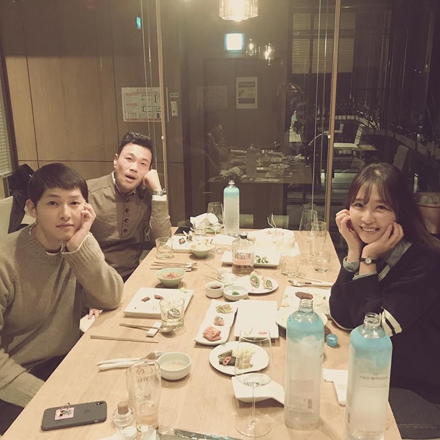 Song Joong Ki Pose Cemberut Karena Ditinggal Istri ke Beijing