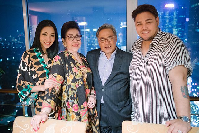 Ivan Gunawan Boyong Supaporn
Malisorn Temui Ortunya