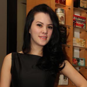 Angel Lelga Profile Photo